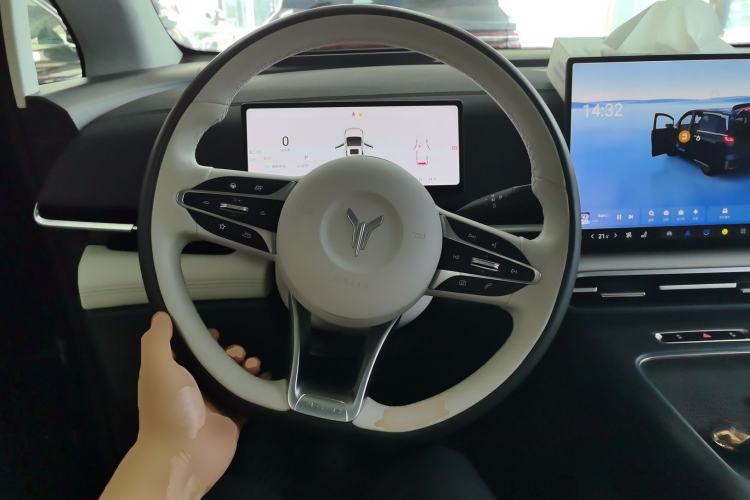 Used VOYAH Dream 2025 PHEV Four-Wheel-Drive Flagship Kunpeng Edition Steering Wheel