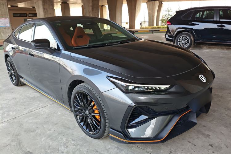 Used Changan UNI-V 2025 Model Third-Generation 2.0T Dynamic Edition