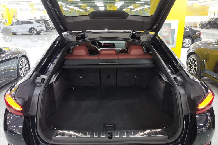 Used BMW X6 2022 Restyled xDrive40i M Sport Package Trunk