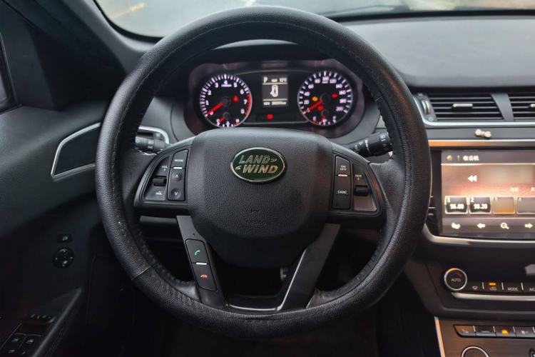 Used Land X7 2015 2.0T Panoramic Prestige Edition
