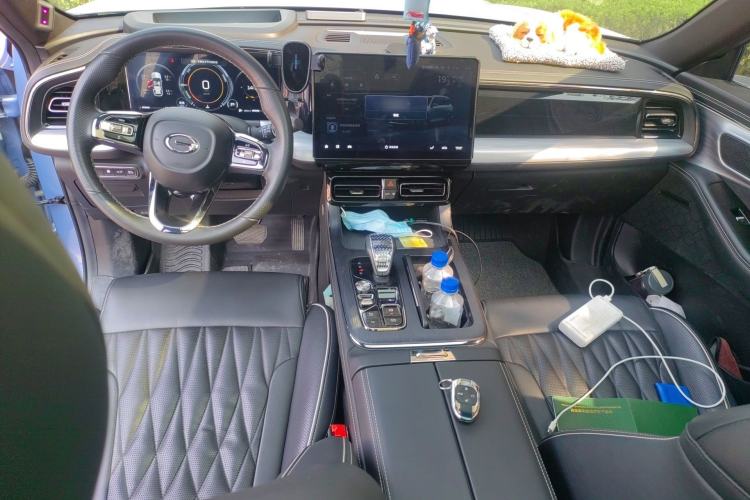 Used GAC Trumpchi GS8 2022 Dual-Engine Series 2.0TM Two-Wheel Drive Prestige Edition (7 Seats) Center Console