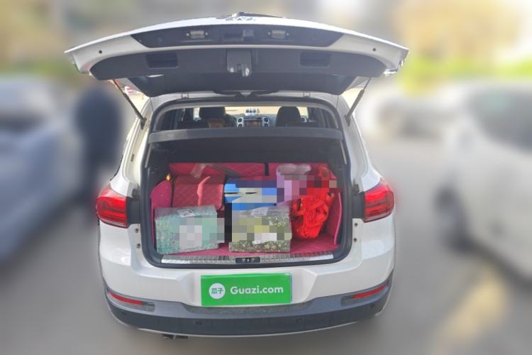 Used Volkswagen Tiguan 2015 1.8TSI Automatic All-Wheel-Drive Luxury Model Trunk