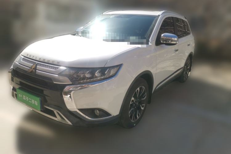 Used Mitsubishi Outlander 2019 2.4L 4x4 Zhi Xiang Edition 5 Seats China VI Standard