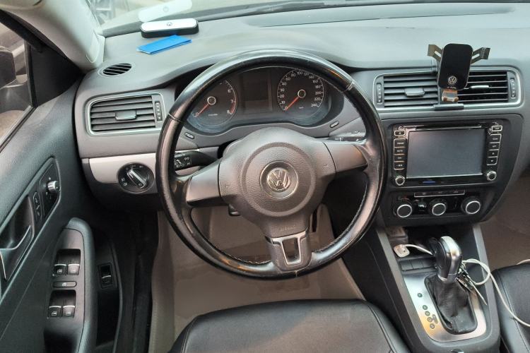 Used Volkswagen Sagitar 2014 Revised Version 1.6L Automatic Comfort Edition
