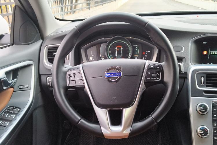 Used Volvo S60 2016 S60L T5 Intelligent Drive Edition Steering Wheel