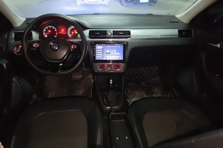 Used Volkswagen Santana 2018 1.5L Automatic Comfort Edition Center Console