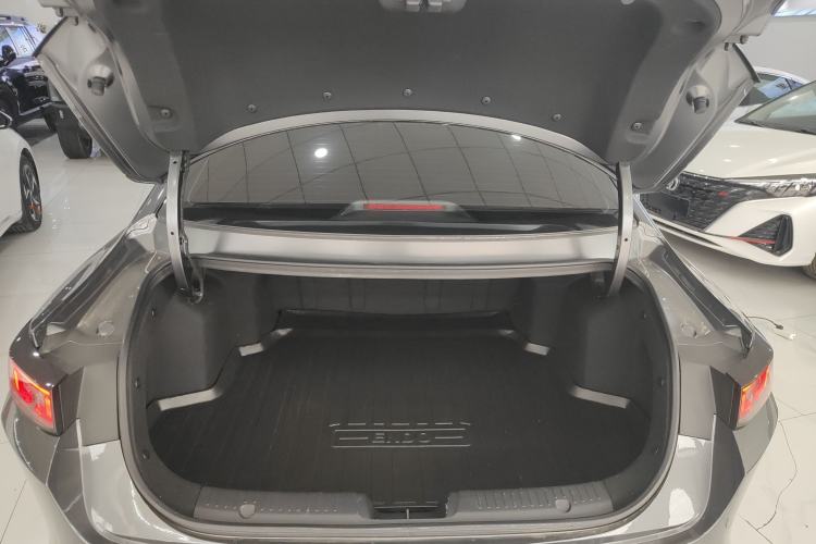 Used Changan Eado 2025 Blue Whale 1.5T 500Bar Prestige Model