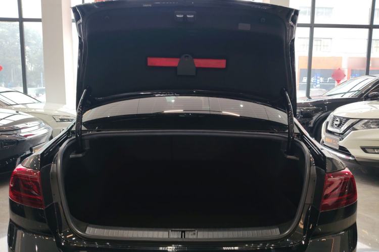 Used Volkswagen Magotan 2023 2 Million Units Limited-Edition 280TSI DSG Comfort Version Trunk