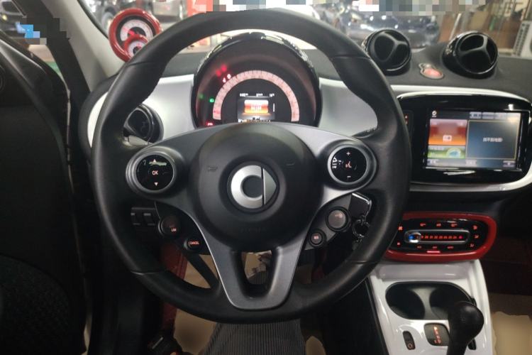 Used smart forfour 2016 0.9T 66 kW Pioneer Edition