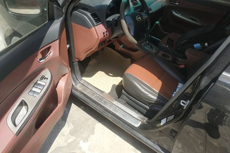 Used BYD L3 2015 Energy-Efficient Model 1.5L Automatic Comfort Edition Driver Seat