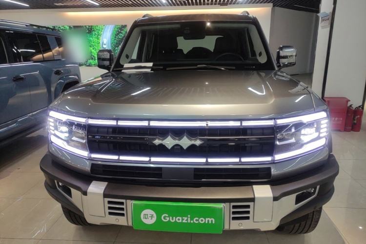 Used Formula Leopard 5 2023 Navigator Edition Front