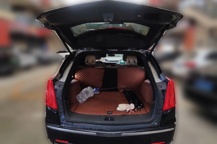 Used Cadillac XT5 2016 28T Four-Wheel Drive Tech Version Trunk