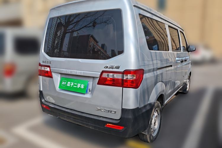 Used Jinbei Hiace X30 2023 1.5L Super-Comfortable Passenger Van 5/6/7-Seater Non-Air-Conditioned Version Model SWC15M
