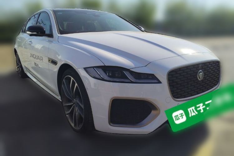 Used Jaguar XFL 2024 2.0T P300 Four-Wheel Drive Flagship Sport Gold Edition Front Right 45 Deg