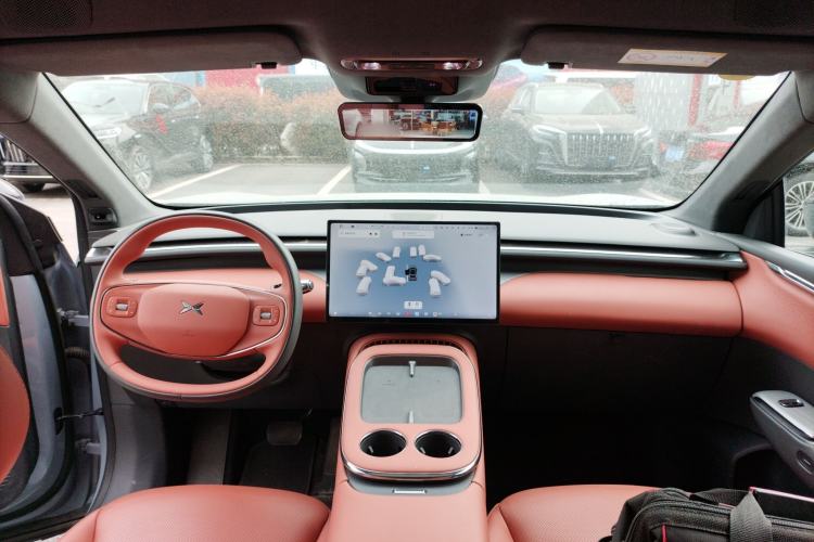 Used XPeng G7 2025 Model—702 Ultra Long Range Center Console