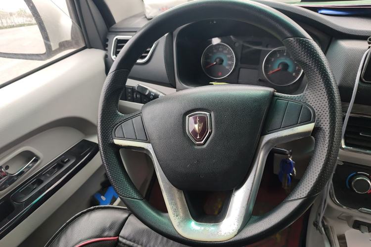 Used Jinbei New Hiace S 2023 1.5L Wealth Edition Van 2/5-Seater Air-Conditioned Model SWC15M Steering Wheel