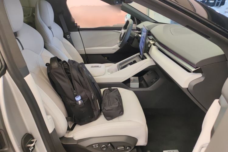 Used XPeng P7 2025 Model—750 All-Wheel-Drive High-Performance Ultra
