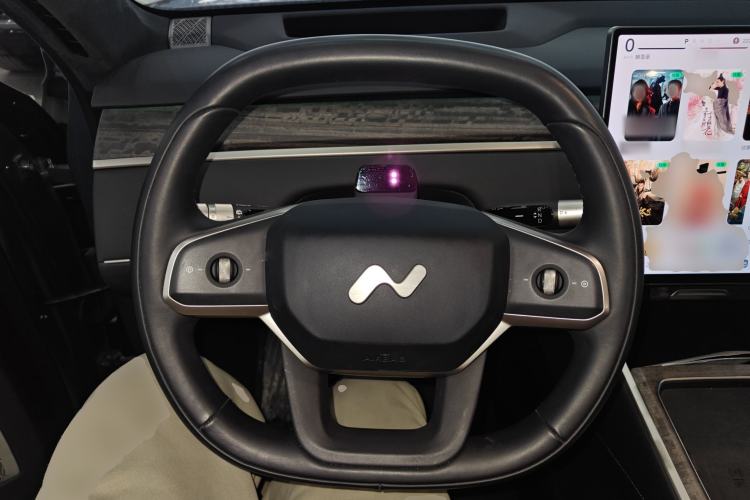 Used ONVO Luxeed L90 2025 Model—Max Six-Seater Version
