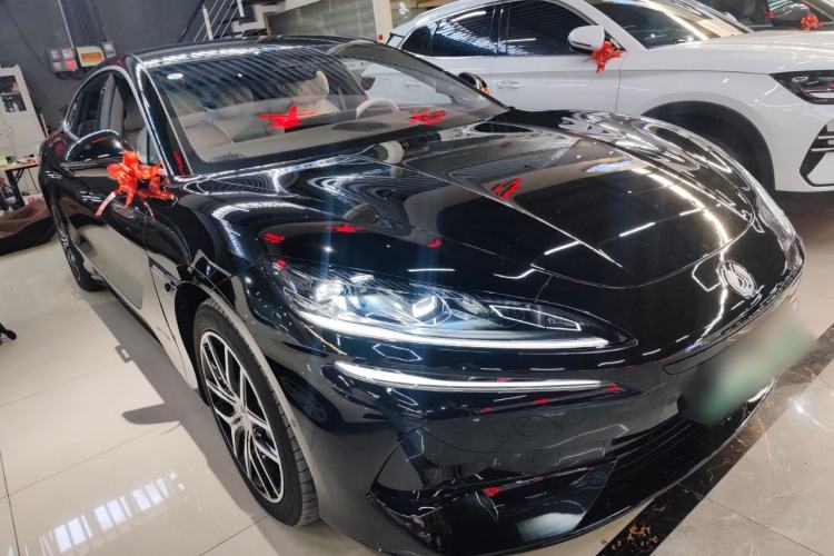 Used Denza Z9 2024 1100 km Four-Wheel Drive Max Version Front Right 45 Deg