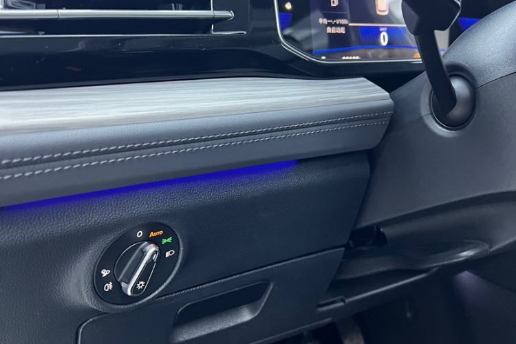 Used Volkswagen Sagitar 2023 300TSI DSG Excellence Edition Interior 4