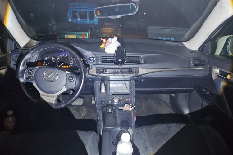 Used Lexus CT 2014 CT200h Elite Edition Monochrome Center Console