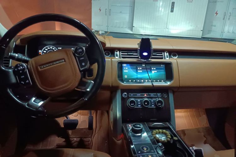Used Land Rover Range 2017 3.0 SC V6 Vogue SE Long-Wheelbase Edition Center Console