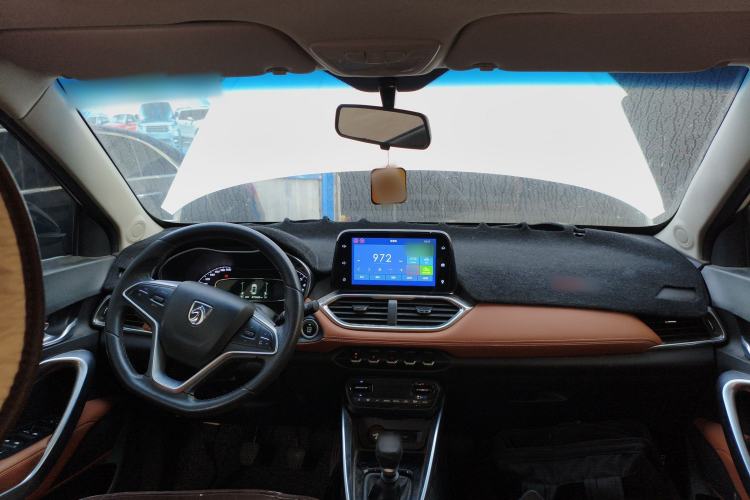 Used Baojun 510 2017 1.5L Manual Luxury Model Center Console