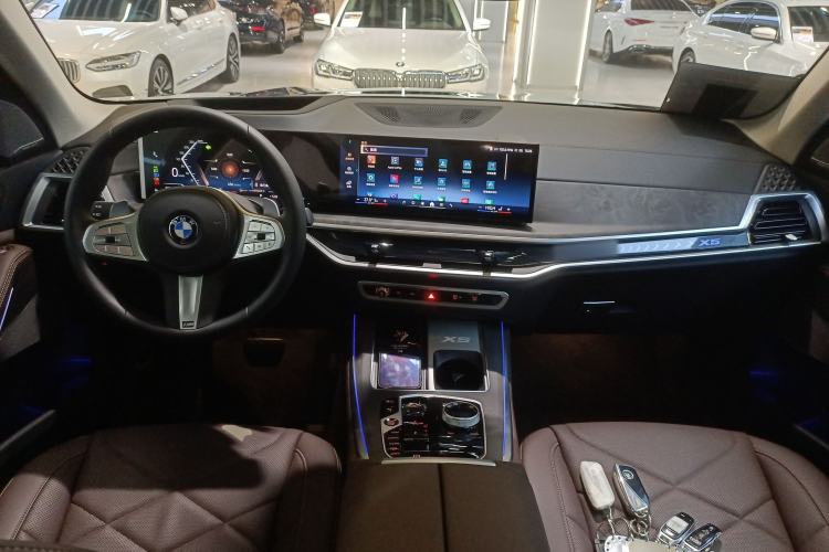 Used BMW X5 2023 xDrive 30Li Luxury M Sport Night Edition Package Interior 2