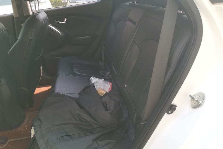 Used Hyundai ix35 2015 2.0L Automatic 2WD Smart Type China IV
