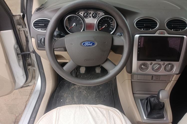 Used Ford Focus 2013 Sedan Classic 1.8L Manual Base Model