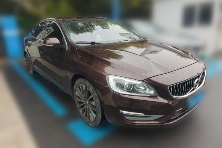 Used Volvo S60 2018 S60L T4 Smart & Ambitious Edition Front Right 45 Deg