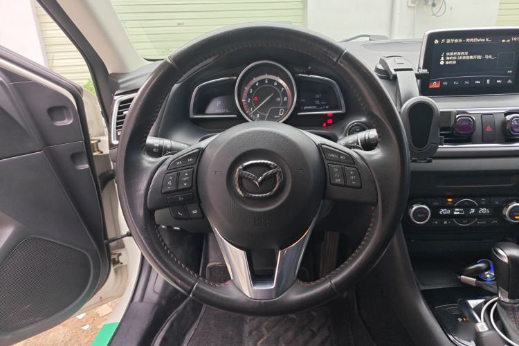 Used Mazda 3 Axela 2014 Hatchback 2.0L Automatic Flagship Model