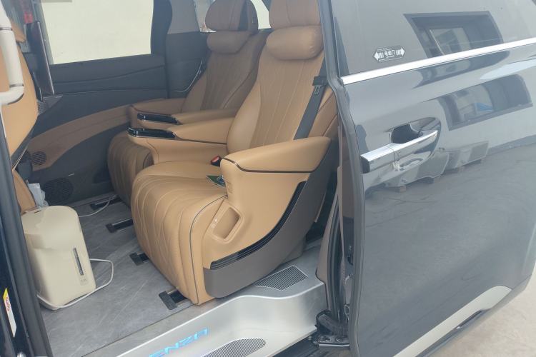 Used Denza D9 2022 EV 600 Four-Wheel Drive Flagship Model