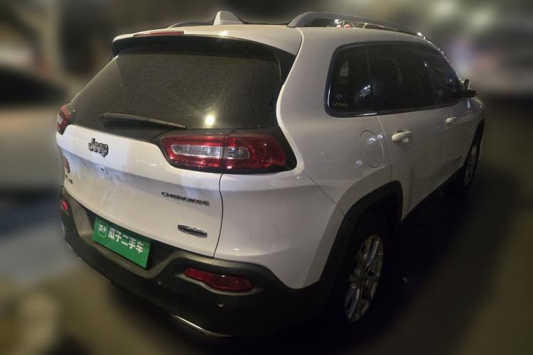 Used Jeep Cherokee 2016 2.4L Professional Edition
