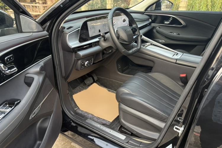 Used EXEED Lingyun 2024 300T Two-Wheel Drive Starlight Edition