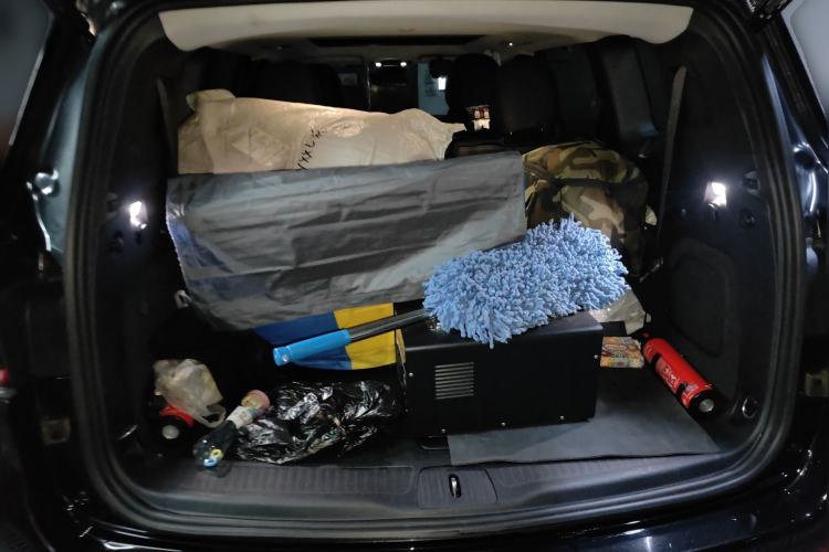 Used Jeep Grand Commander 2018 2.0T Four-Wheel Drive Smart Enjoyment Version China V Emission Standard Trunk