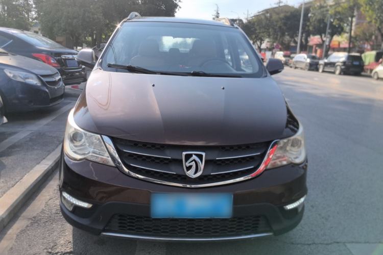 Used Baojun 730 2015 1.8L Manual Luxury Navigation ESP Version 7-seater
