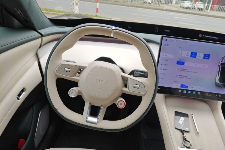 Used Xiaomi Auto YU7 2025 Ultra-Long Range High-Performance All-Wheel-Drive Max Edition Steering Wheel