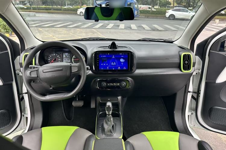 Used Roewe Clever 2021 302 km New Four-Seater Super-Efficient Version
