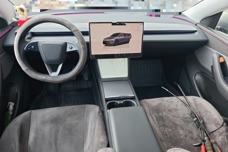 Used Tesla Model Y 2025 Rear-Wheel-Drive Version