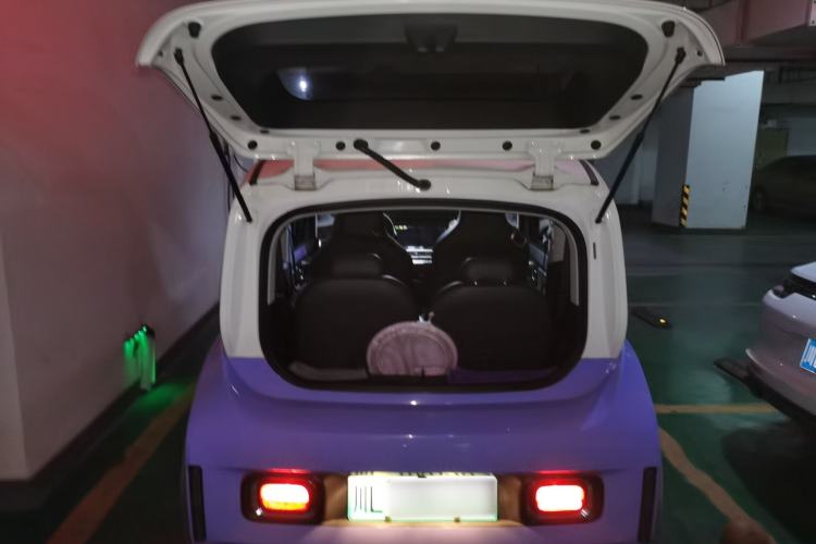 Used Baojun KiWi EV 2023 Edition Strawberry Bear Limited Edition Lithium Iron Phosphate
