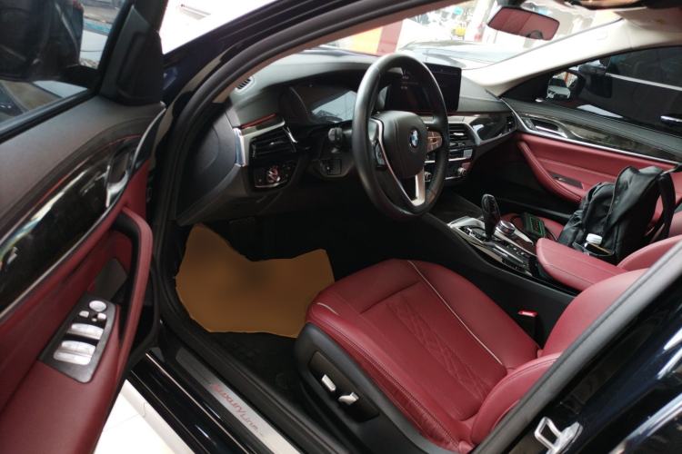 Used BMW 5 Series 2022 Restyled 525Li Luxury Package Driver Seat