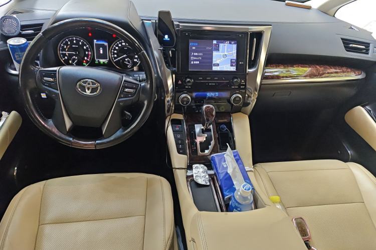 Used Toyota Alphard 2018 Revised Version 3.5L Luxury Edition