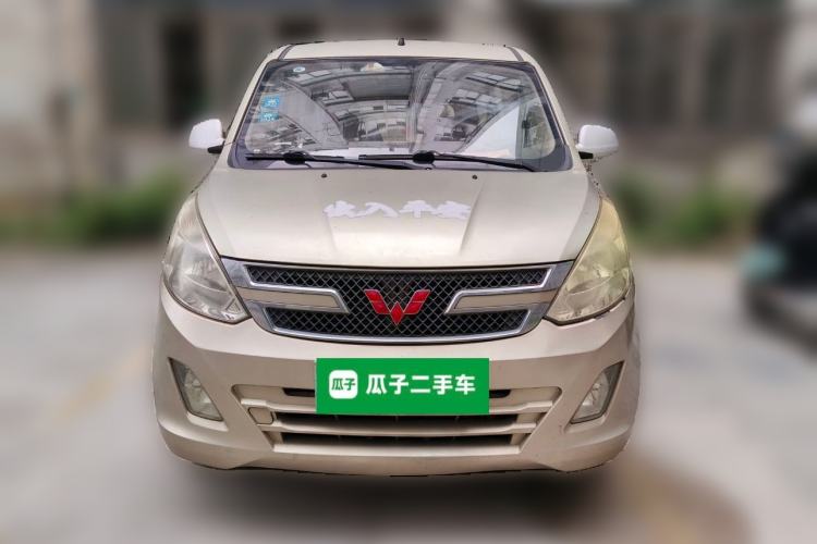 Used Wuling Rongguang V 2016 1.5L Standard Version Front