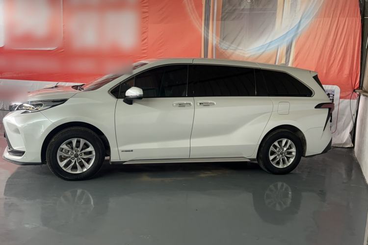 Used Toyota Granvia 2023 2.5L Hybrid Comfort Edition
