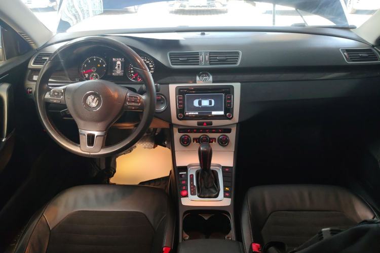 Used Volkswagen Magotan 2013 2.0 TSI Prestige Model Center Console