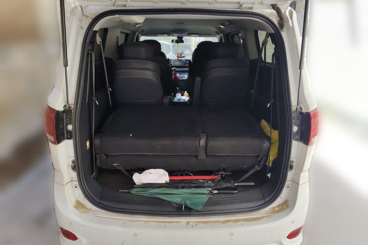 Used SAIC MAXUS G10 2021 2.0T Manual Elite Edition Diesel 9-Seater Trunk