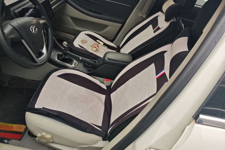 Used BAIC Senova D50 2014 1.5L manual standard version
