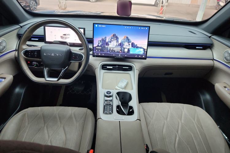 Used Chery Tiggo 8 PLUS 2025 290TGDI DCT Prestige 5-Seater Center Console
