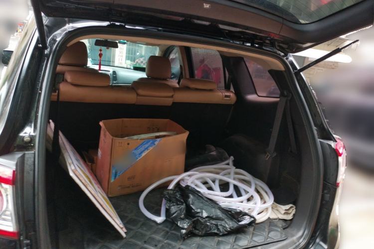 Used Hyundai Santa Fe Classic 2011 2.4 Comfort Edition 7-Seater Two-Wheel Drive Trunk